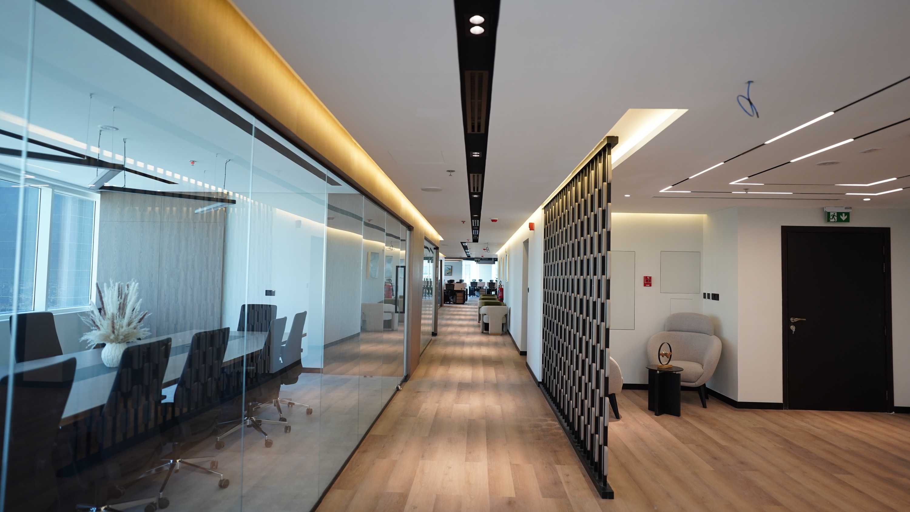 Custom Office Furniture Dubai | Office Fit-Out & Workspace Design UAE ...