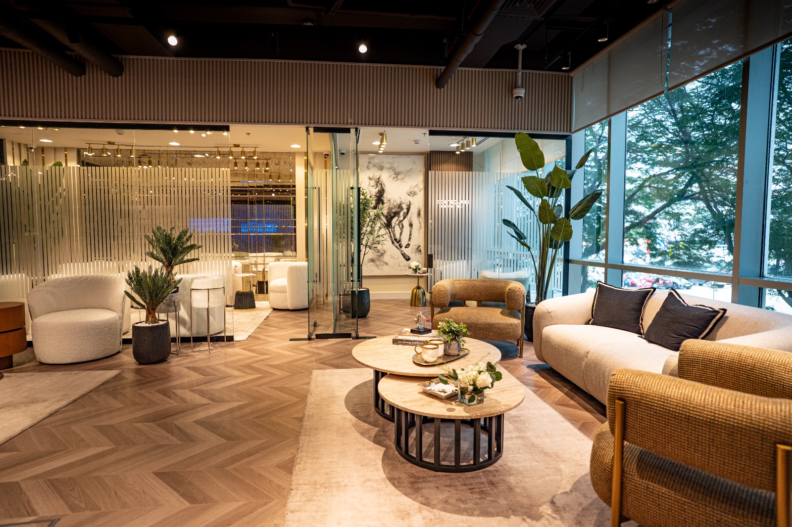 Custom Office Furniture Dubai | Office Fit-Out & Workspace Design UAE ...
